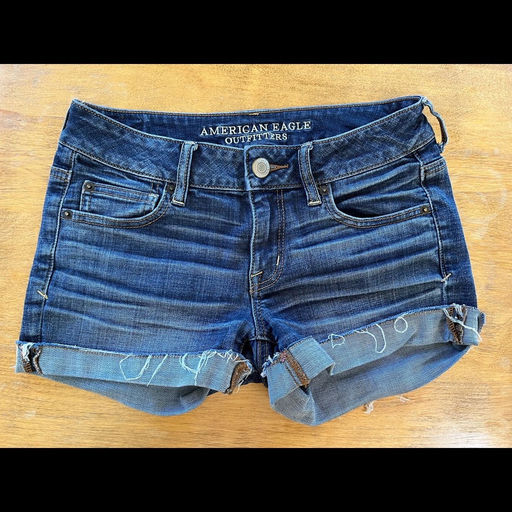 American Eagle Short Shorts. Size: 4